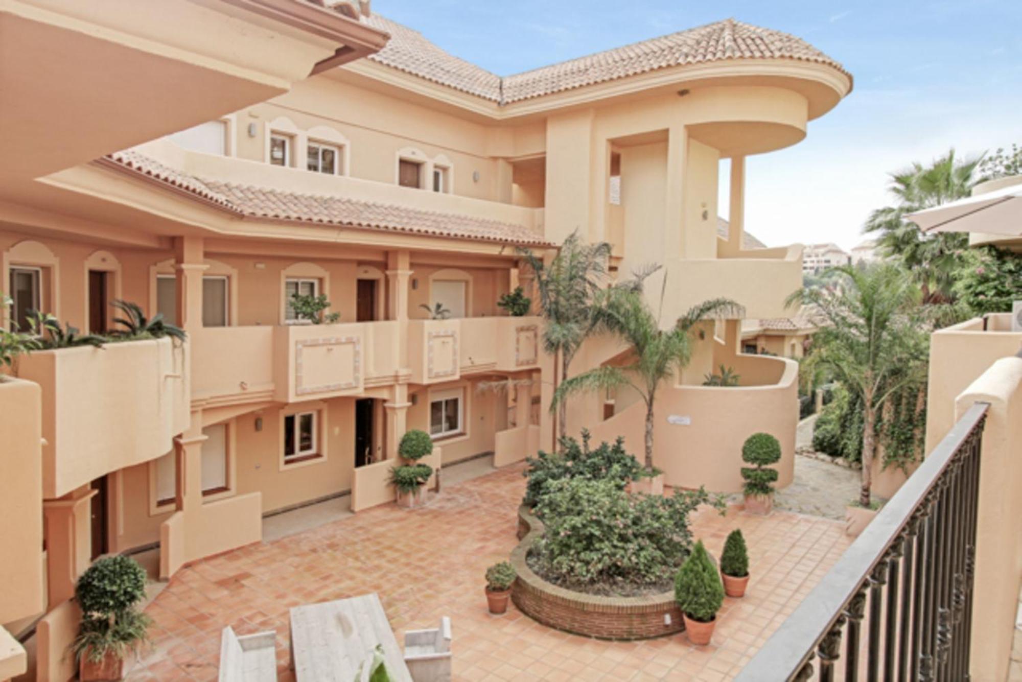 Aloha Hill Club Lluxury 5 Star Golf Resort Near Puerto Banus And Marbella Buitenkant foto